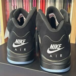 Nike Black Sneakers Classic Basketball Design